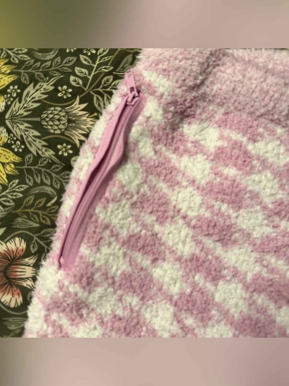 Skims Cozy Knit Pullover Sweatshirt and jogger set In Petal Houndstooth plush - Picture 9 of 12